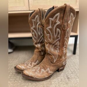 Lane boots. Saratoga style in burnt caramel color. Size 8.